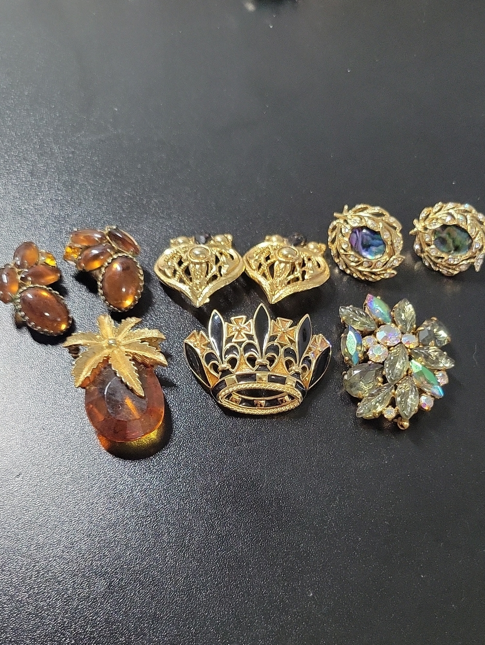 Gold-Tone Assorted Women’s Brooch Lot with Aurora Stones